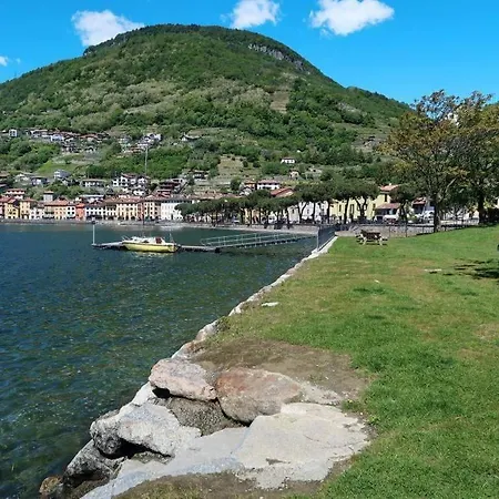 Apartament La Mansarda Sul Lago Di Como *